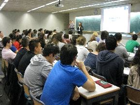 Alumnos de la UPV asisten a la jornada 'Pasa un da con un broker sin salir de la universidad' organizada por la FEBF