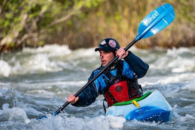 Los beneficios para la salud de remar en kayak