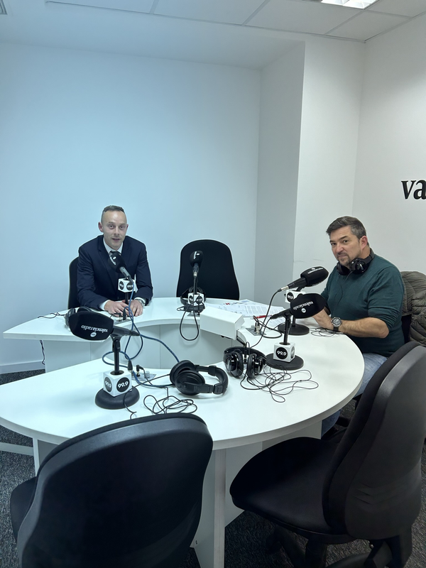 ENTREVISTA VALENCIA RADIO A PEDRO ALBARES