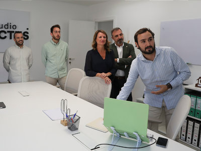 Visita de la alcaldessa al vivero de CEEI Castelln (empresa CACTUS)