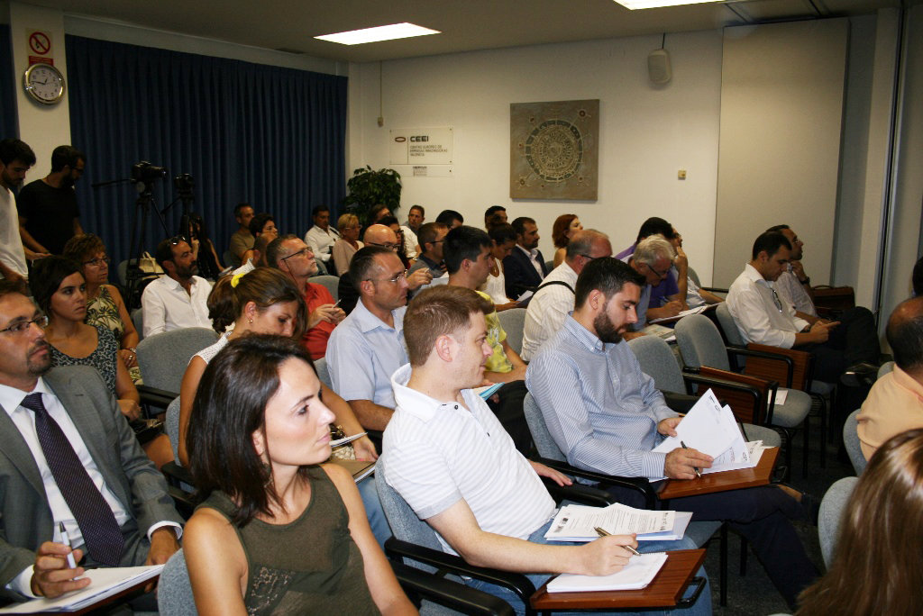 Asistentes al foro de financiacin a la innovacin durante la intervencin de IVACE