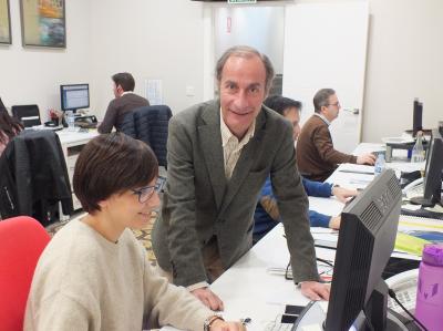 Diego Montes, director gerente de Unielctrica, con tcnicos de la empresa