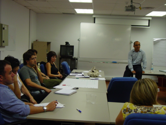 Javier Pagn explicando a los asistentes cules son las Claves para Convertir una Empresa en Inteligente"
